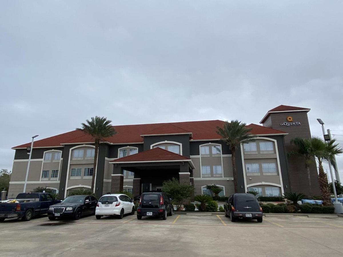 La Quinta By Wyndham Rosenberg Hotel Exterior photo