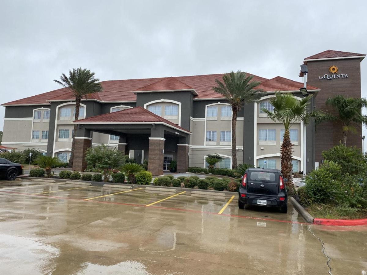 La Quinta By Wyndham Rosenberg Hotel Exterior photo