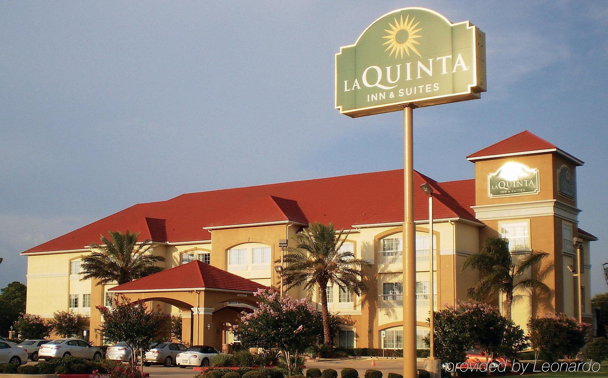 La Quinta By Wyndham Rosenberg Hotel Exterior photo