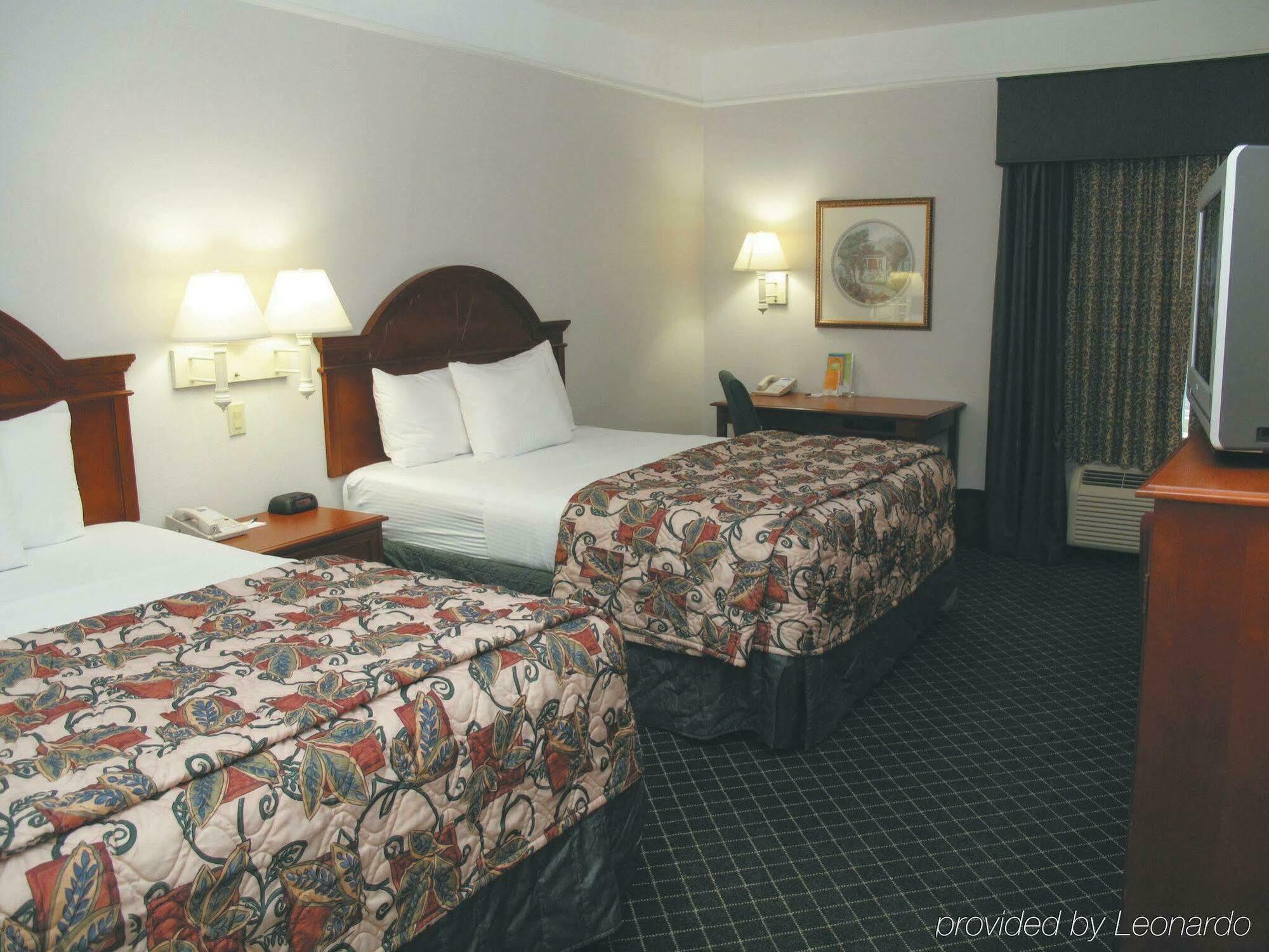 La Quinta By Wyndham Rosenberg Hotel Exterior photo