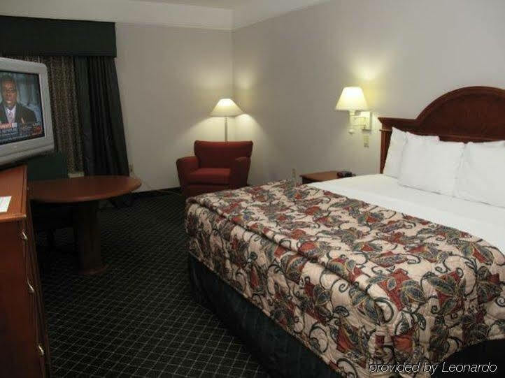 La Quinta By Wyndham Rosenberg Hotel Exterior photo